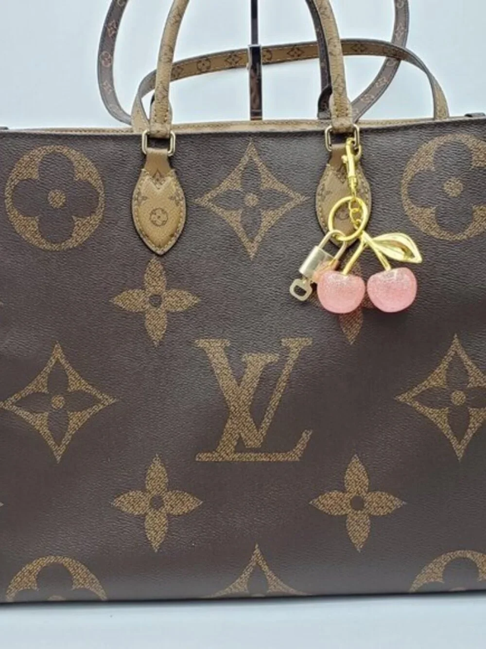 LV Gold Padlock & Key 🔒 Authentic Louis Vuitton Bag Unbranded Apple Charm